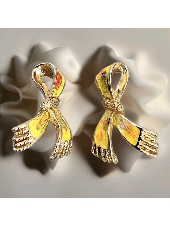 Jewelry - Vintage Gold Tone Yellow Scarf Enamel Ornate Clip-On Earrings Beautiful K46